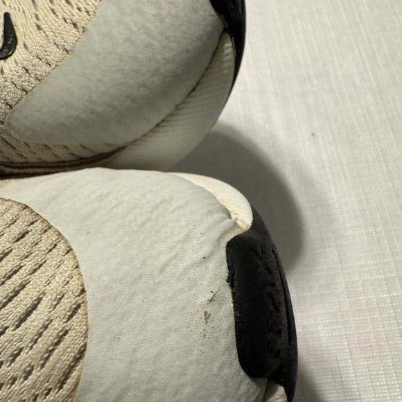 Nike AirMax 270 Girls Size 10C  Fast Shipping ! - Picture 8 of 16